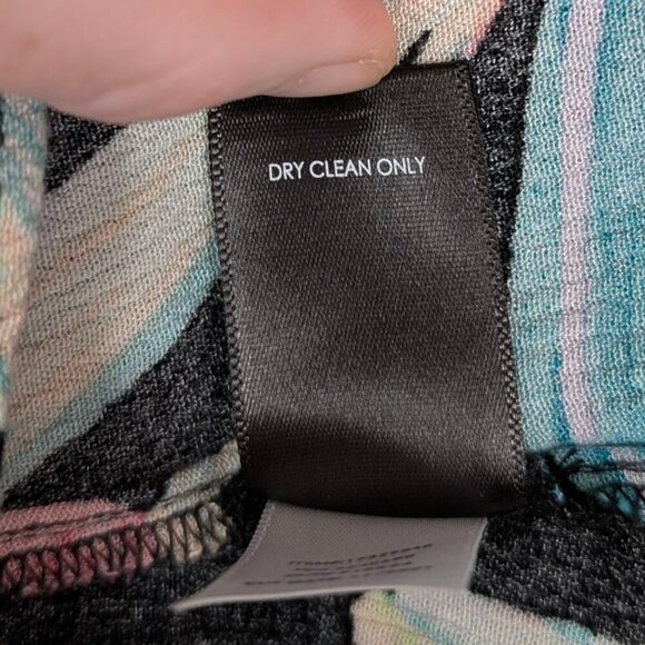 Torrid Sophie 100% Rayon Crinkle Top - Picture 7 of 8